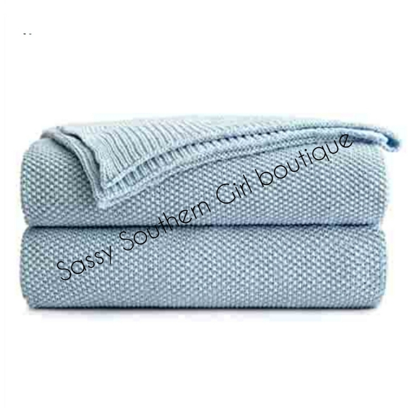 🆕⭐ Light blue cable knit blanket - Picture 3 of 9